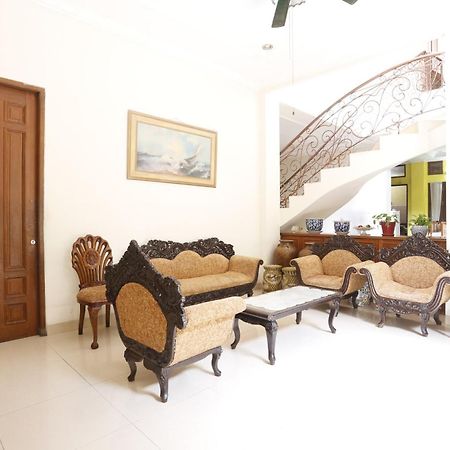 Spot On 94142 Al Fatih Residence Syariah 2 Jakarta Exterior photo