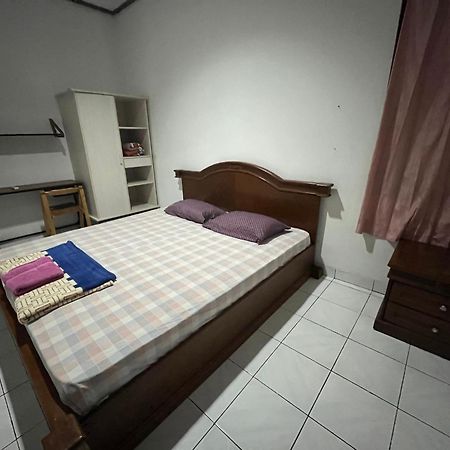 Spot On 94142 Al Fatih Residence Syariah 2 Jakarta Exterior photo