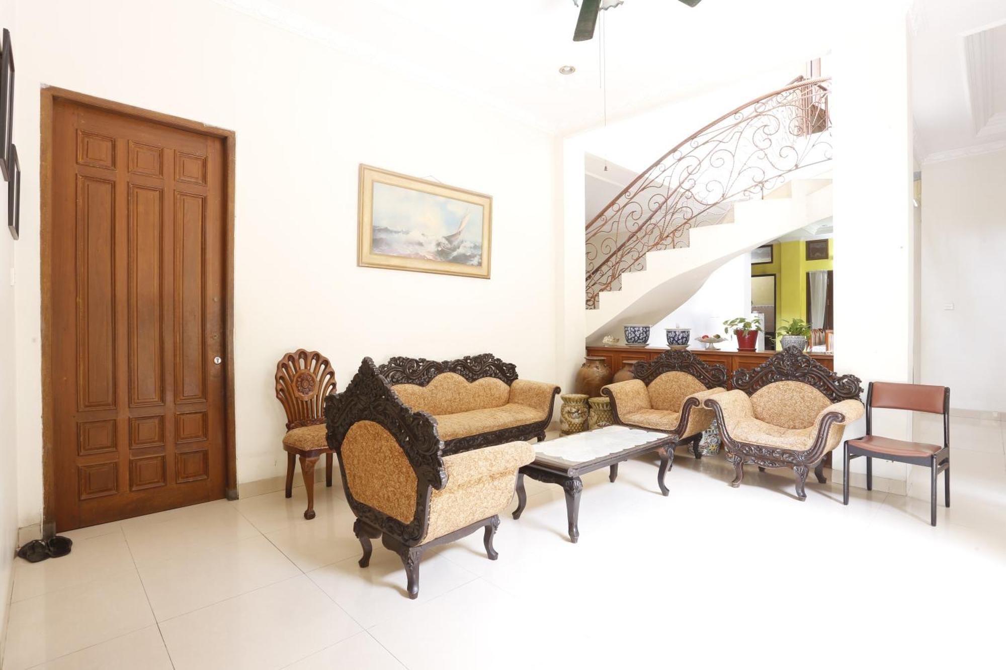 Spot On 94142 Al Fatih Residence Syariah 2 Jakarta Exterior photo